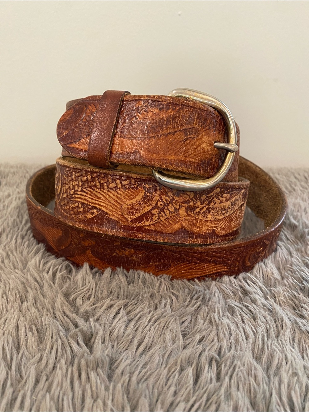 Vintage tooled leather belt with brass buckle size 50 eagle American distressed